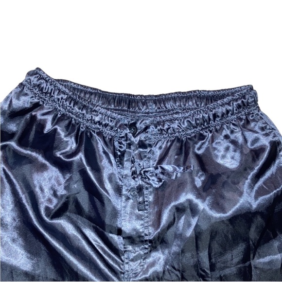 Majestic Intl Navy Sateen PJ Set EUC - Picture 10 of 12